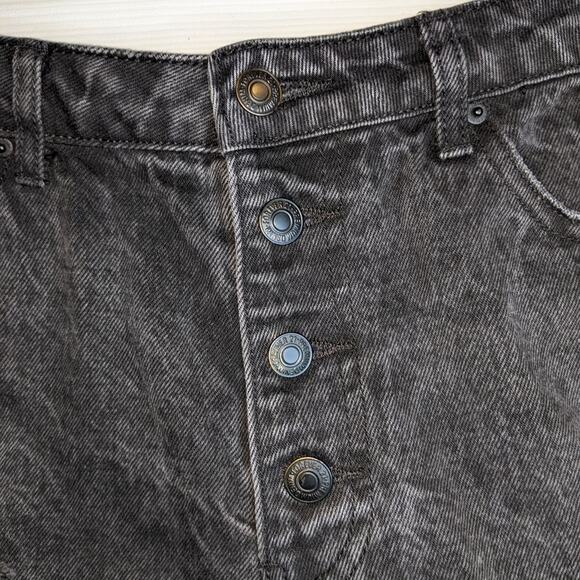 Forever 21 Black Distressed Four Button Closure Denim Shorts Size 29 - Picture 5 of 12